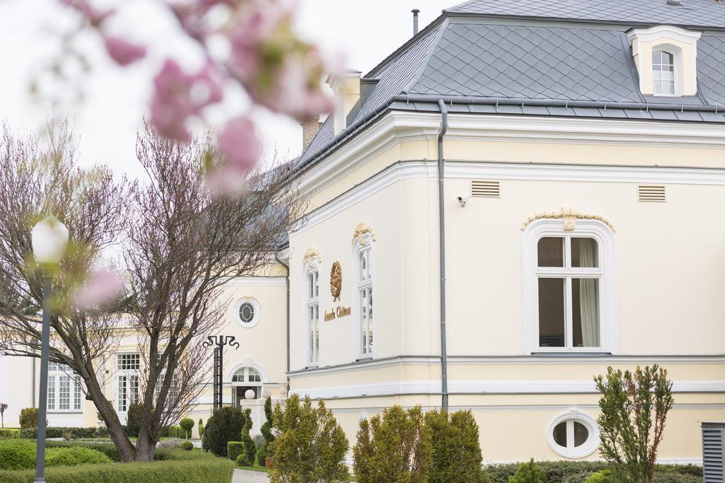 Amade Chateau Vrakun ภายนอก รูปภาพ